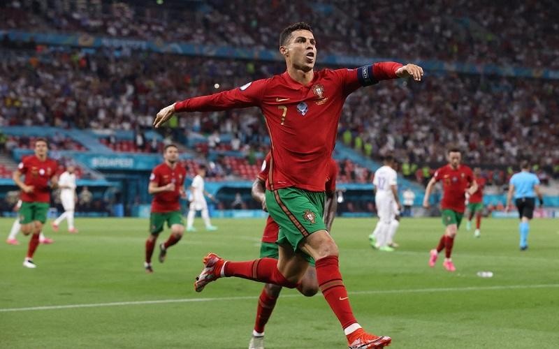 Ronaldo với khí thế ngút ngàn khi thi đấu cho đội tuyển Bồ Đào Nha